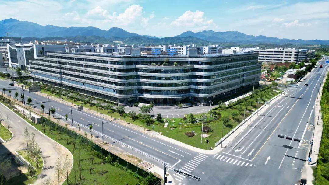 雅迪华宇石墨烯电池：铅酸电池新标杆国补换新下的销量王者(图1)